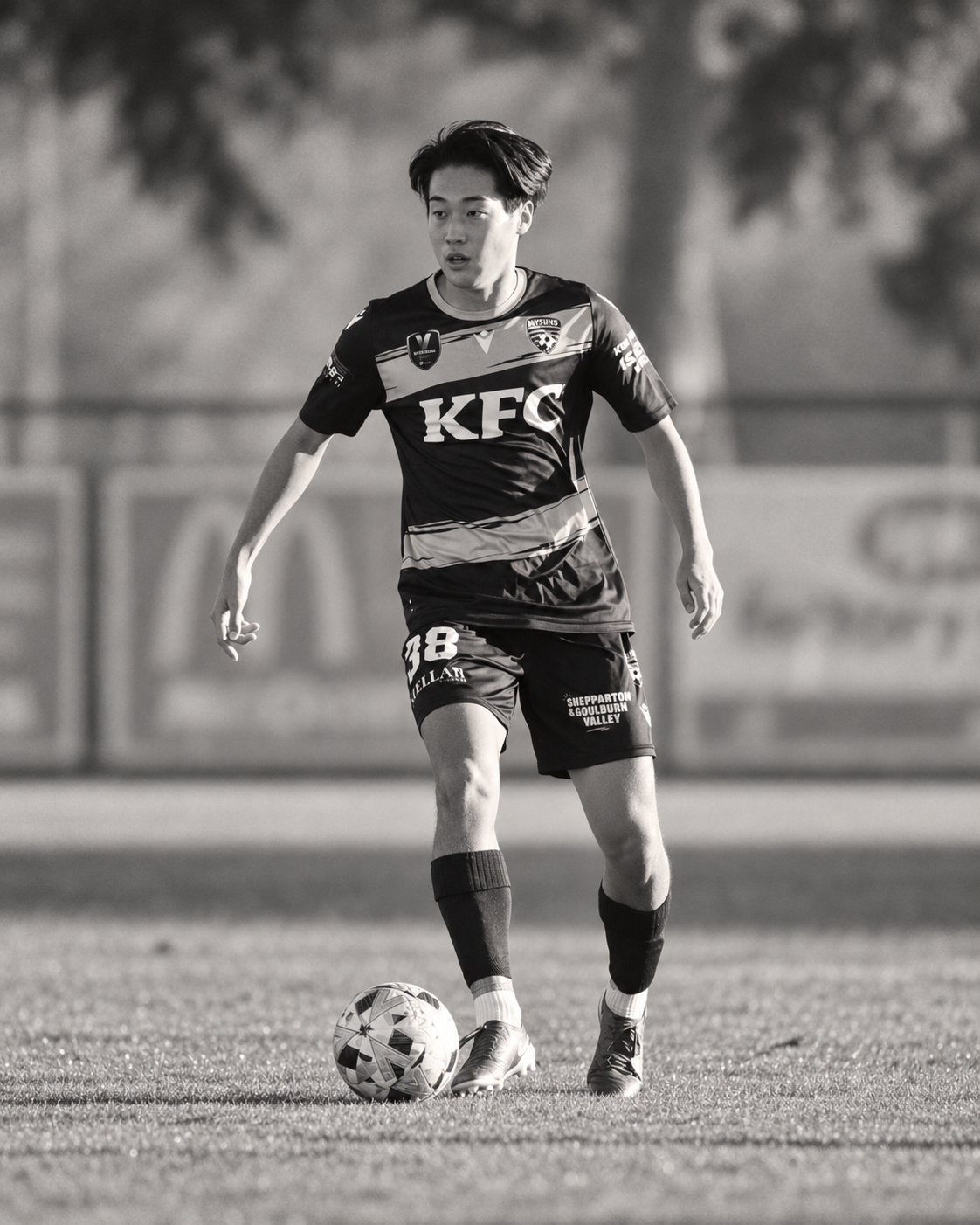 海外でサッカー選手としてプレーする越智さん